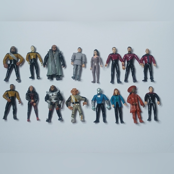 Star Trek Collectible Action Figures 16 in Total - Picture 1 of 3